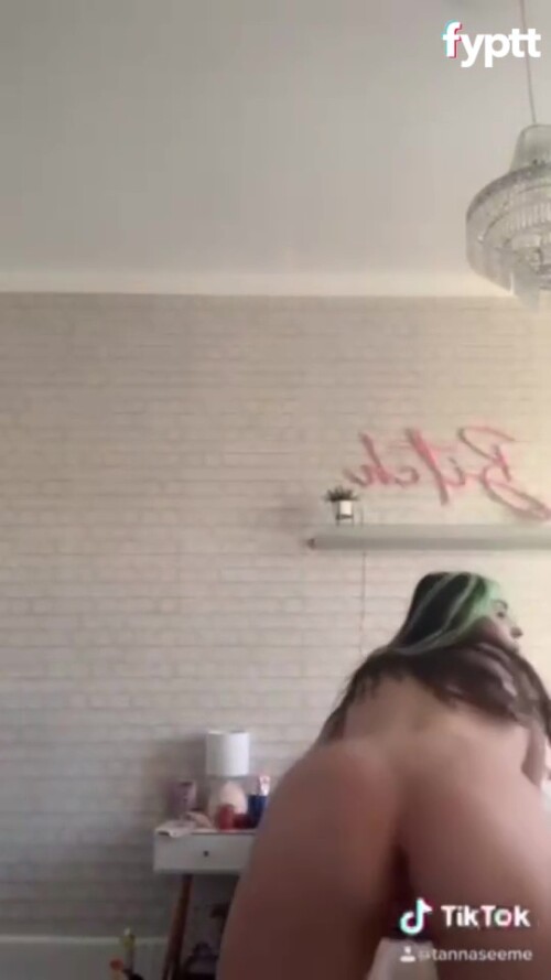 Rake it up naked TikTok dance from girl with Billie Eilish hairstyle 480p v4
