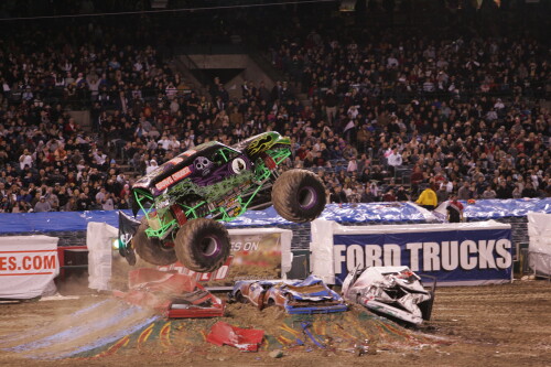 MONSTER JAM 11009 B 260
