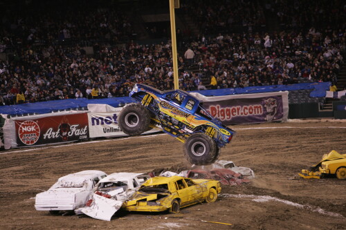 MONSTER JAM 11009 B 001