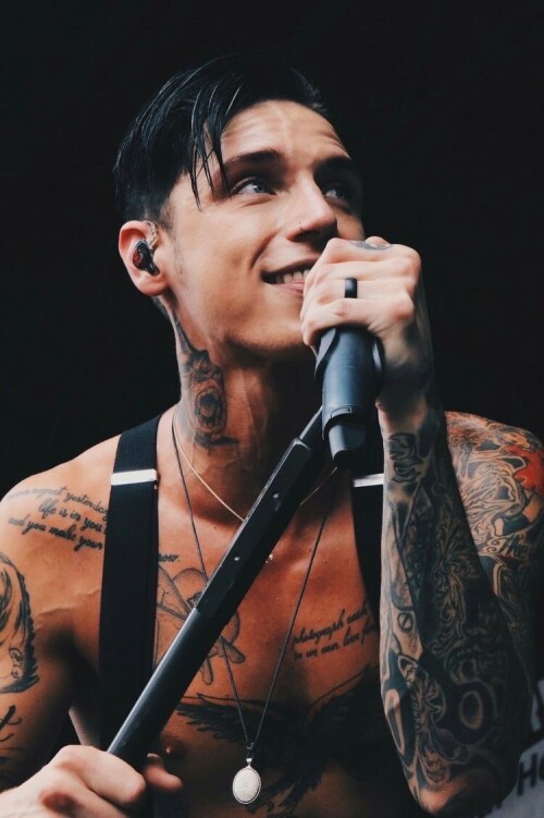 tumblr 0e6e1a41ea83d24a0ded1efb15855e24 bdcdac60 1280