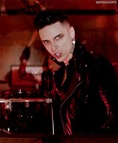 JcHn5x.gif