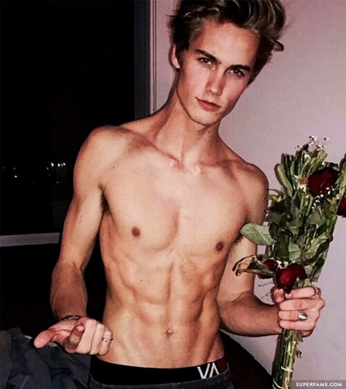 neels visser shirtless