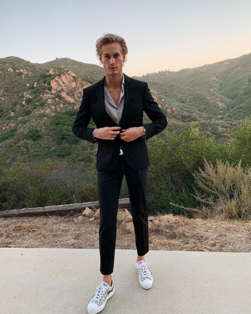 neels 69982651 115866229556983 6573852080156276410 n