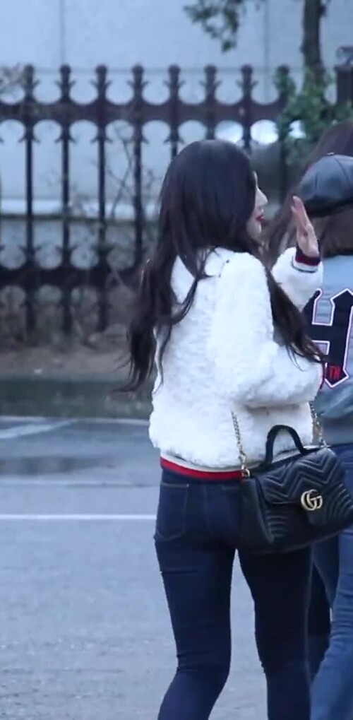 [73][Red Velvet Joy Walking Away][7igo4g][171208][FinishedUniqueAsiaticmouflon]
