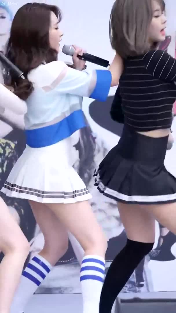 Nf5HYD.webm