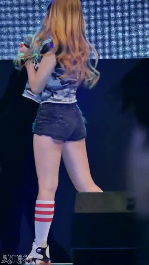 [26][Wassup Woojoo Nice side view][3q4op6][151025][GregariousBrownAllensbigearedbat]