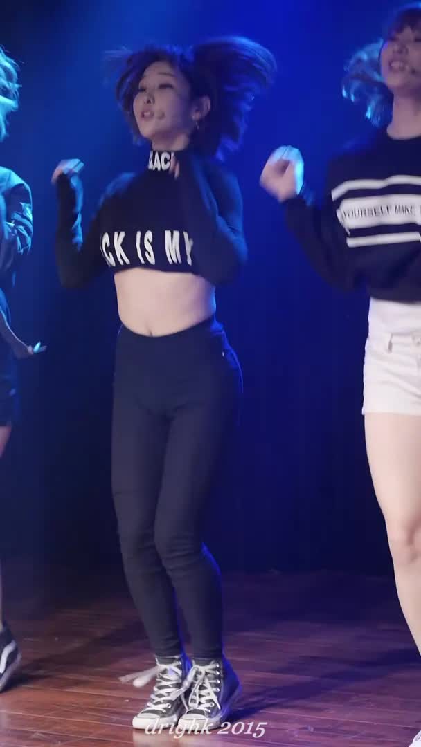 NfUTDz.webm