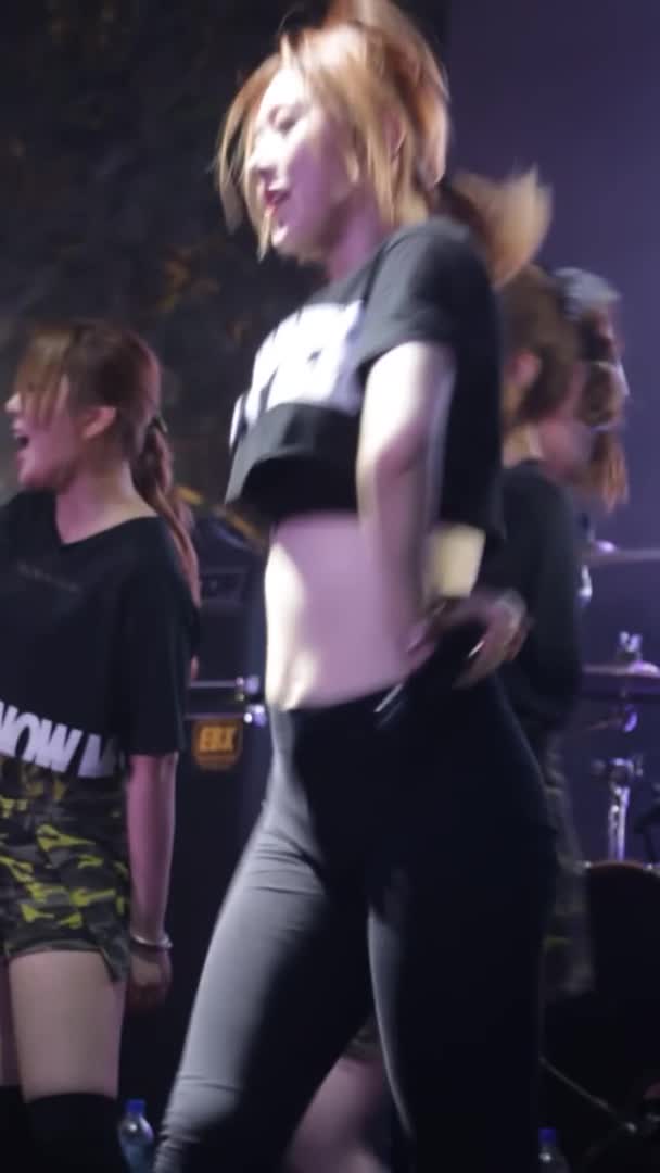 NffwpC.webm
