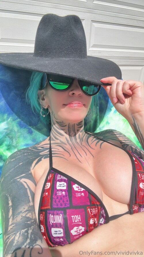 PVKExz.jpeg