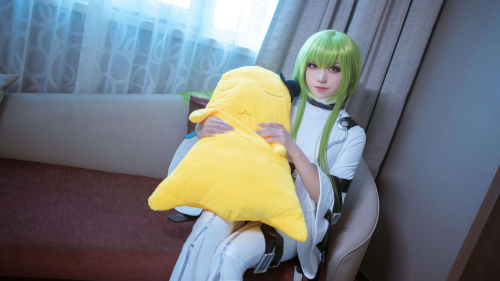 RF4y1Q