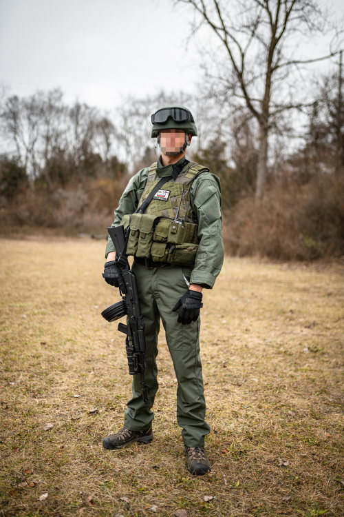 Mich2000 w/SRVV old gen olive cover

Truspec shit uniform top and bottom

Fort olive D2 w/ SRVV pouches

BLACKHAWK riggers belt

Ak-103 w/ launcher and drum mag.

SRVV sling

Mech gloves

Missing: ESS turbo fan goggles.