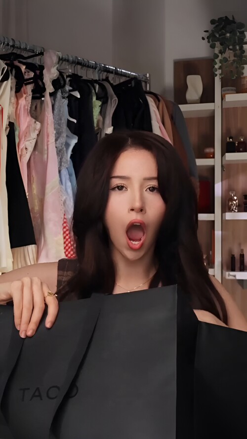 f7gbE9.jpg