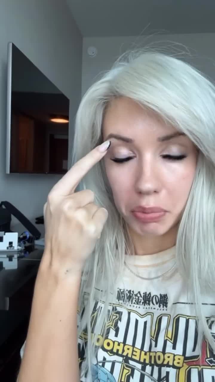 uXhBMv.mp4